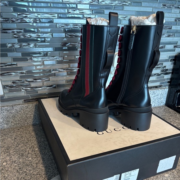 Auth GUCCI Magnum Calf Cirano Lux Black/Red
Lace Up Side Zip Boots- Size 38 - Picture 5 of 6